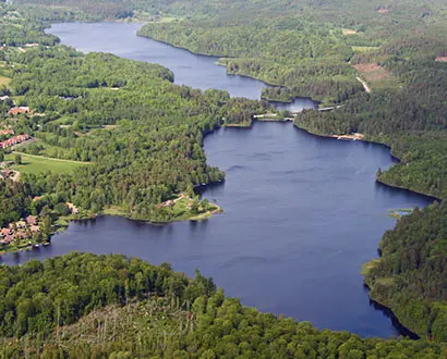 Flygbild över sjöar i Simlångsdalen
